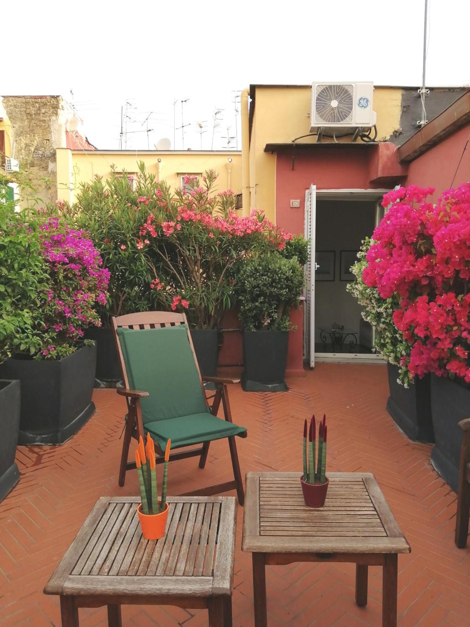 Bed and Breakfast I Dioscuri Nápoles Exterior foto